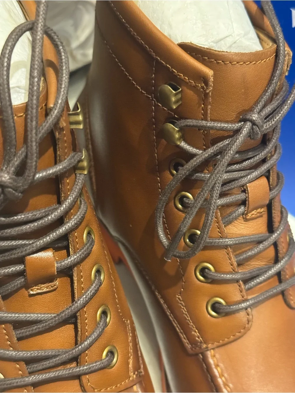 Vince Camuto Men’s Chestnut Brown Leather Chukka Boots S 10 NIB